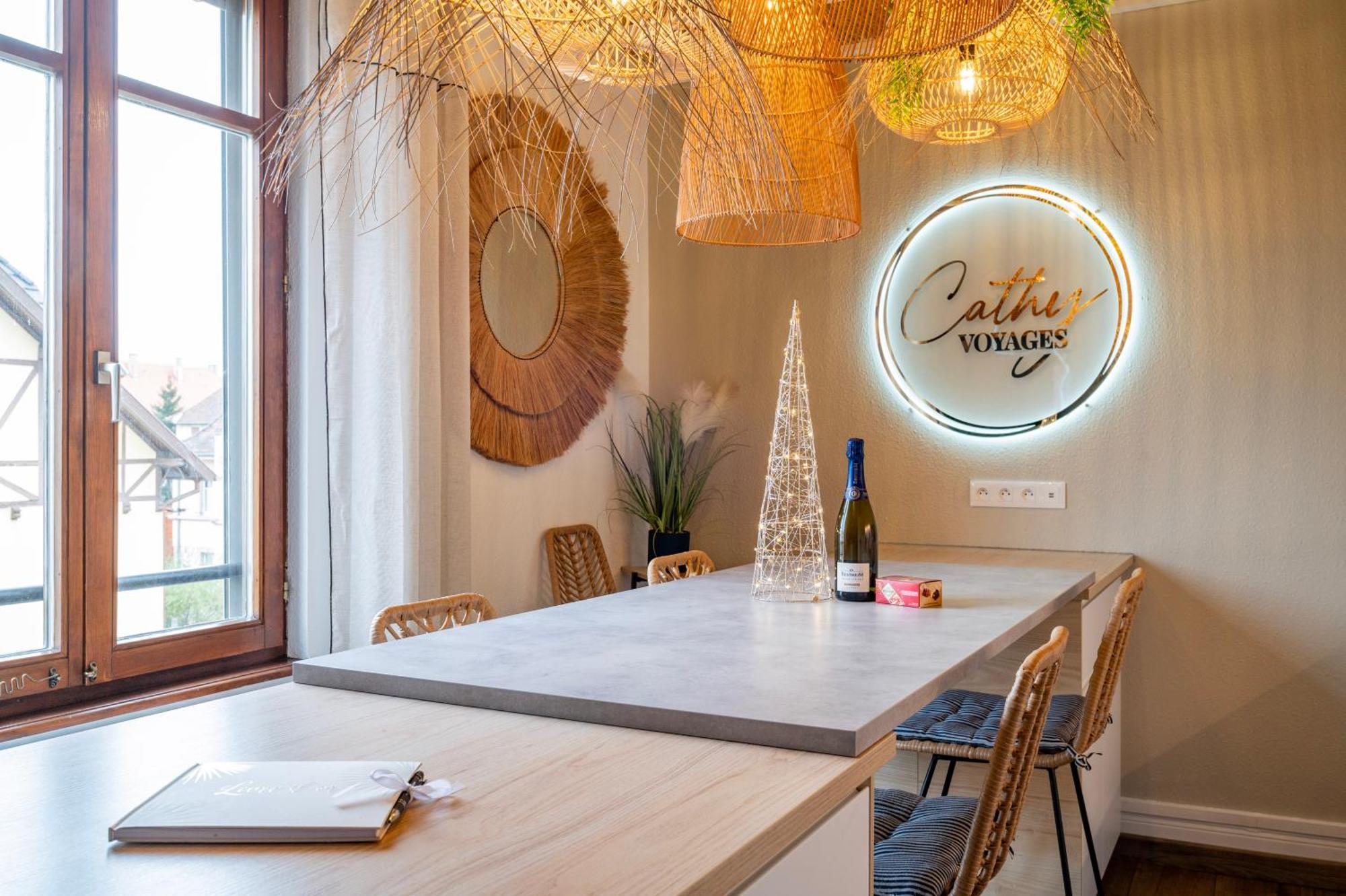 Lit Rond Tres Grand Et Confortable - Garage Possible Ou Parking Gratuit Rue - Gare 2 Min Et Ville 4 Min En Tram - Ciel Etoile - Netflix Videoprojecteur - Luxe Et Evasion Strasbourg Luaran gambar