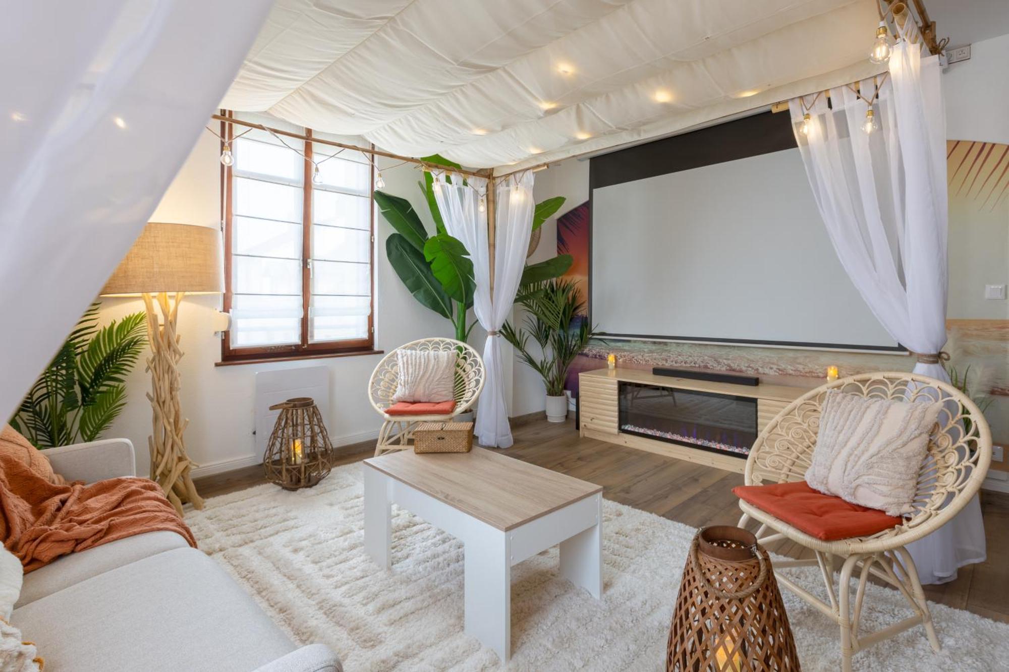 Lit Rond Tres Grand Et Confortable - Garage Possible Ou Parking Gratuit Rue - Gare 2 Min Et Ville 4 Min En Tram - Ciel Etoile - Netflix Videoprojecteur - Luxe Et Evasion Strasbourg Luaran gambar